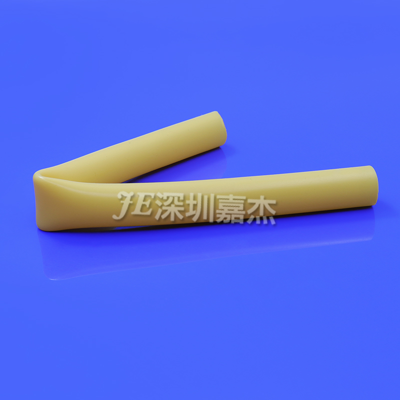 美女被艹樱花动漫双色硅胶管